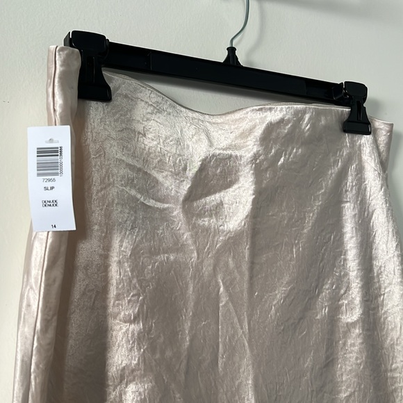 Aritzia Babaton crème satin midi skirt size 14/L/XL NWT - Picture 3 of 7